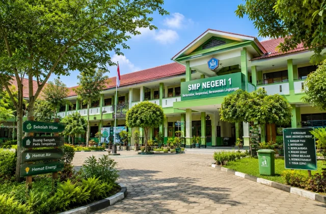Gedung Yang Bersih